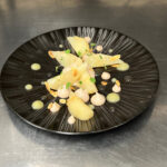 Poire pochée au rosé de Provence, crémeux aux marrons